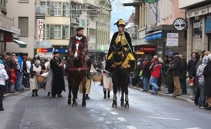 Harder Potschete is a New Year's tradition from Interlaken - Newly ...