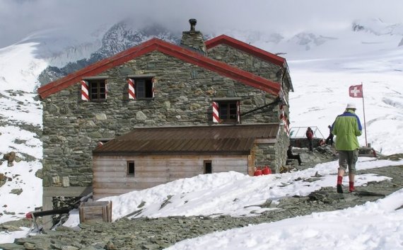 6 Extreme Swiss Mountain Huts - Newly Swissed Online Magazine