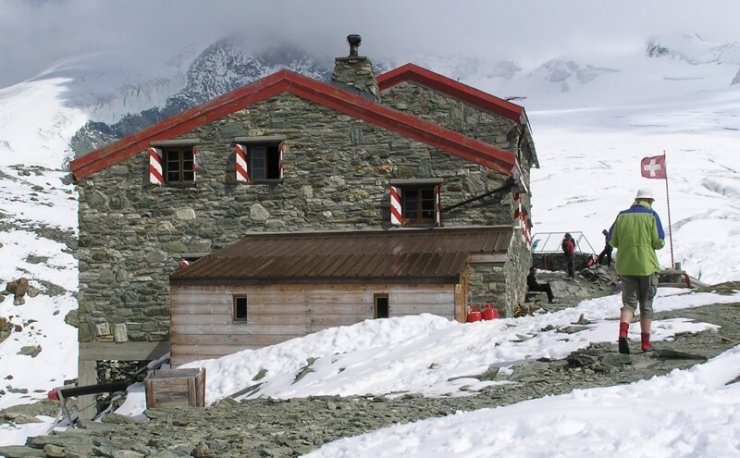 6 Extreme Swiss Mountain Huts - Newly Swissed Online Magazine