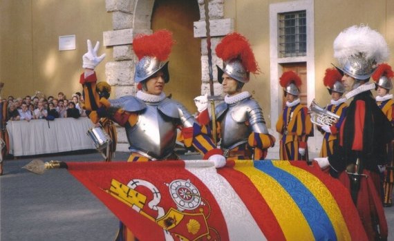 The Swiss Guards of the Vatican are sworn in every May 6 - Newly ...