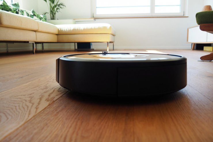 Our review of the iRobot Roomba i7+ robotic vacuum