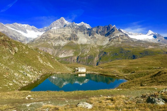 Hiking in Zermatt - Everything you need to roam with a view